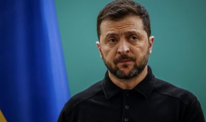 Zelensky diz que Rússia tenta "salvar o programa nuclear do Irã"