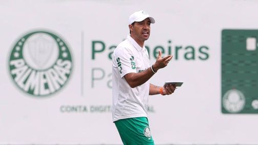 Técnico Abel Ferreira, durante treino do Palmeiras