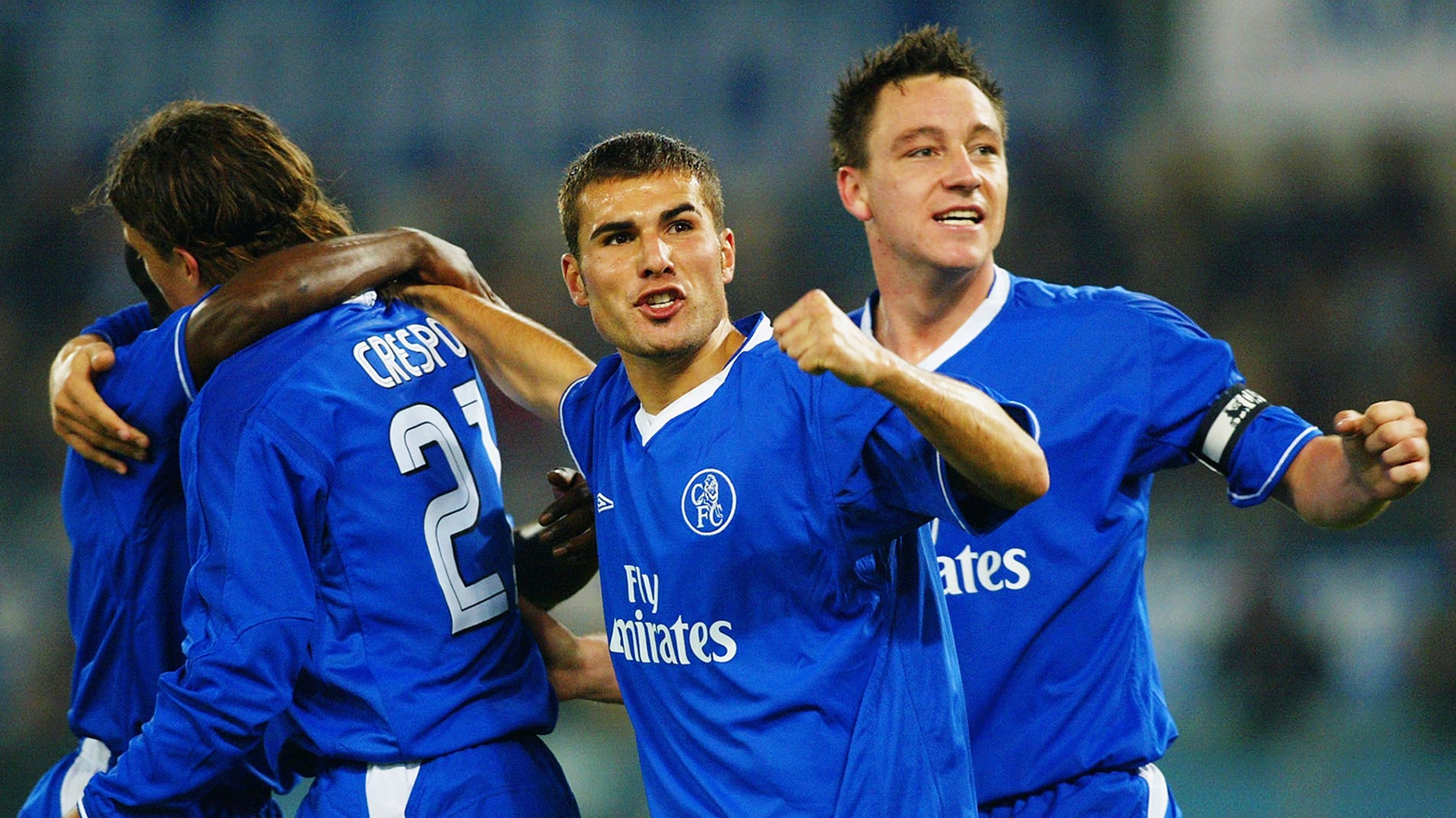 Adrian Mutu (centro) comemora gol pelo Chelsea