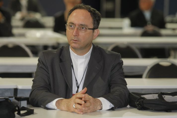 Dom Sérgio da Rocha, então arcebispo de Brasília, durante o encerramento da 49ª Assembleia Geral da entidade, no dia 4 de maio de 2011. • JOSÉ PATRÍCIO/ESTADÃO CONTEÚDO/AE/