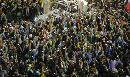 "Papa da esperança": jovem relembra discurso para pontífice no Brasil