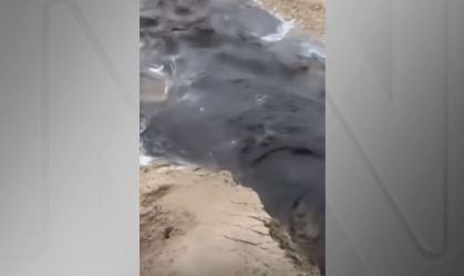 Vídeo: vazamento de água suja “invade” praia em Porto de Galinhas