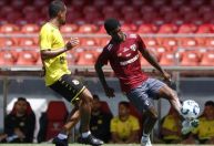 Sem Calleri, São Paulo vence o São Bernardo em jogo-treino