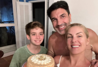 Ana Hickmann celebra aniversário com Edu Guedes: "Melhor da minha vida"