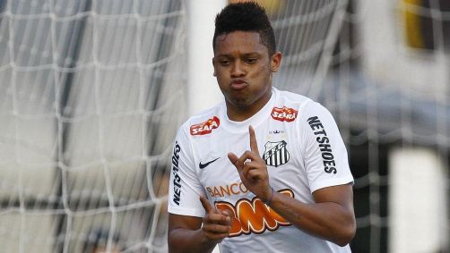 André comemora gol pelo Santos em 2012