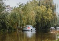 Aquaplanagem: como prevenir e agir em situações de risco
