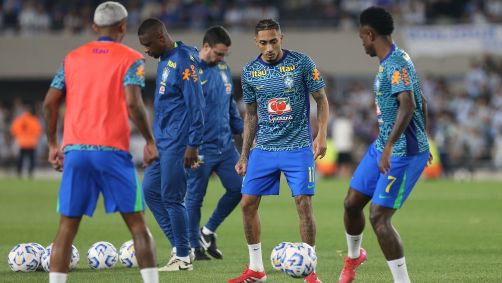 Raphinha, VIni Jr. e Wesley aquecem antes de Argentina x Brasil