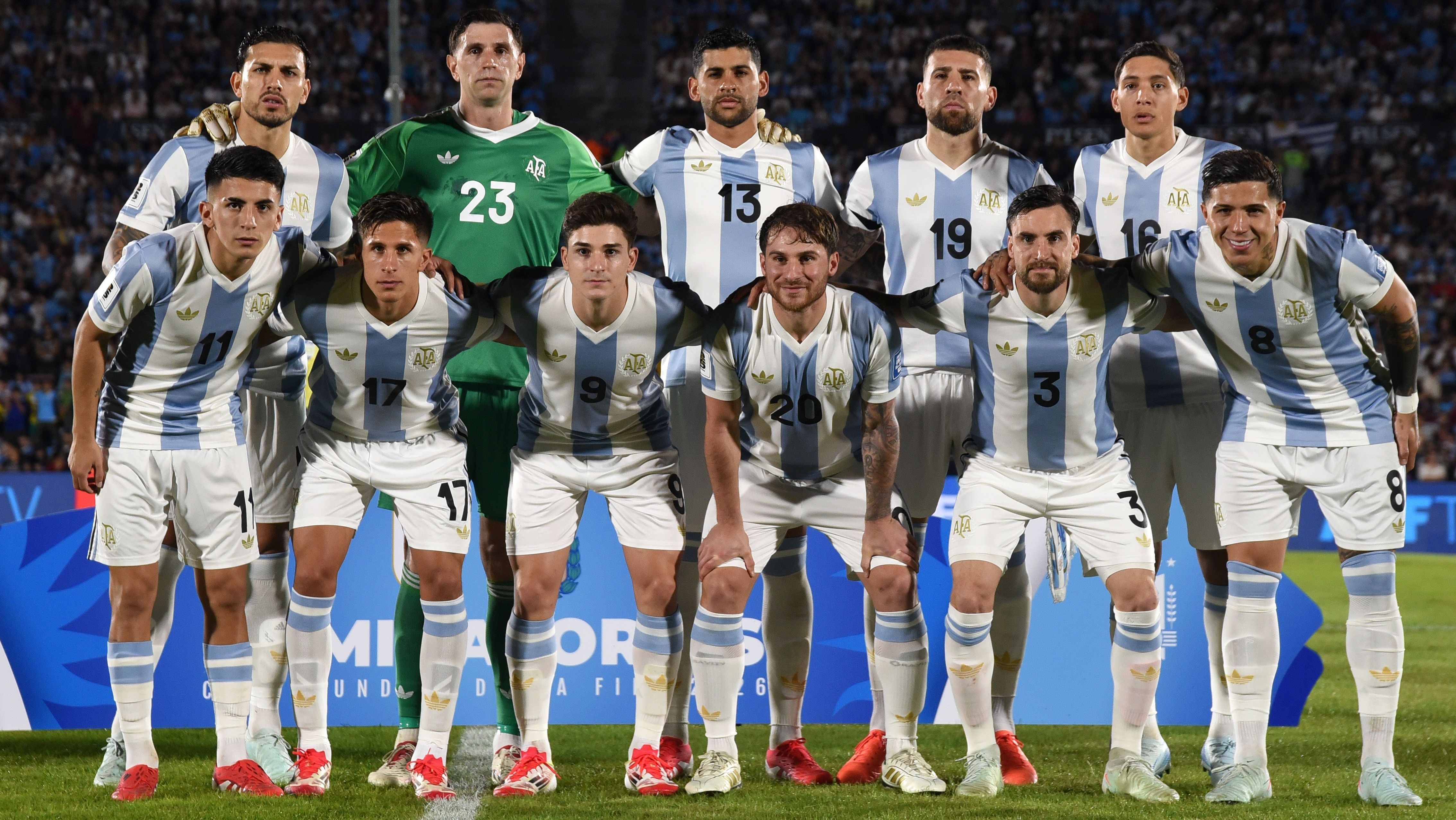 Seleção Argentina antes de enfrentar o Uruguai, em Montevidéu, pelas Eliminatórias