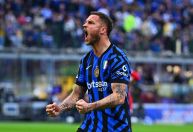 Inter de Milão vence a Udinese e pressiona o Napoli na briga pelo título