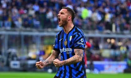 Inter de Milão vence a Udinese e pressiona o Napoli na briga pelo título