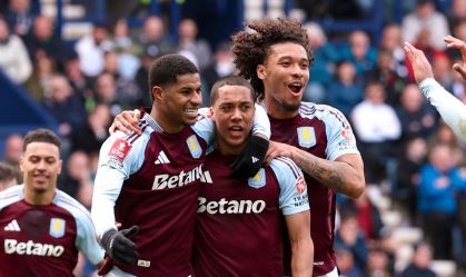 Rashford marca dois e coloca Aston Villa na semifinal da Copa da Inglaterra