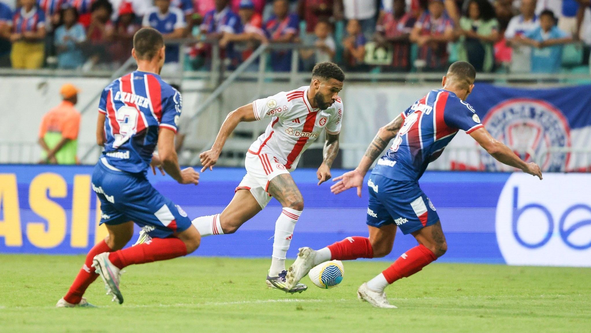 Bahia e Internacional em partida pelo Brasileirão 2024