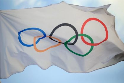 Comitê Olímpico Internacional reintegra atletas russos sem bandeira ou hino