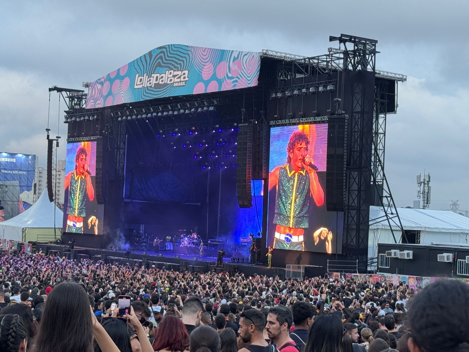 Benson Boone se apresenta no Lollapalooza Brasil 2025 • Ana Beatriz Dias/ CNN