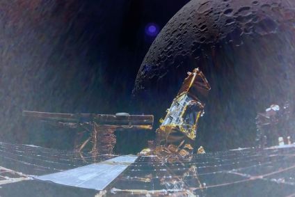 Enquanto estava na órbita lunar, o módulo de pouso Blue Ghost da Firefly capturou uma imagem do polo sul da Lua na extrema esquerda