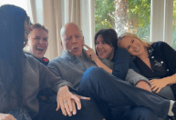 Demi Moore mostra celebração dos 70 anos de Bruce Willis: "Amamos você"