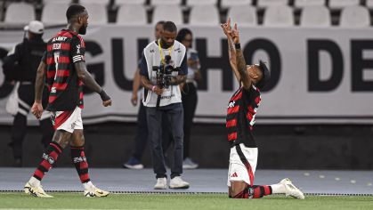 Bruno Henrique comemorando gol sobre o Vasco na semifinal do Carioca