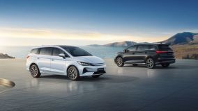 BYD M6 é uma minivan 100% elétrica