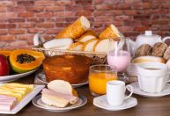 Café da manhã ajuda a proteger contra doenças cardiovasculares, diz estudo