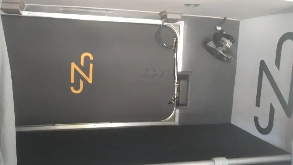 Cama de Neymar no ônibus do Santos • Foto: Reprodução X