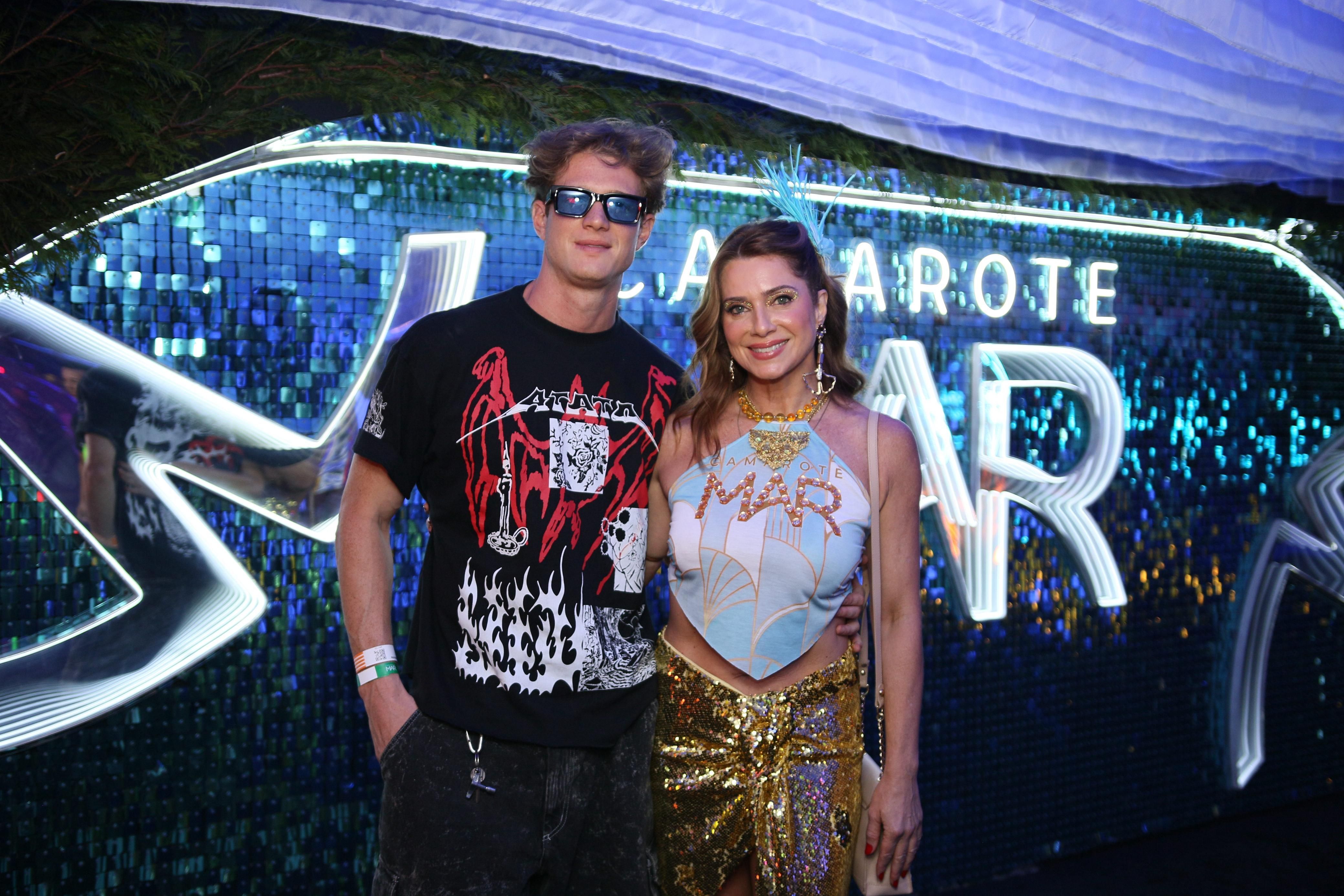 Letícia Spiller e Pedro Novaes na 1ª noite de desfiles na Sapucaí