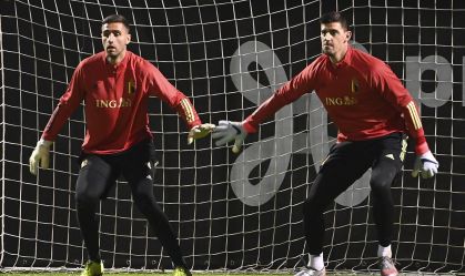 Goleiro renuncia Bélgica após volta de Courtois: "Tapete vermelho para ele"