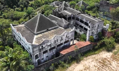 Castelo do cantor José Rico foi abandonado após sua morte, em 2015