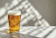 De barra a cerveja proteica: produtos com proteína são saudáveis?