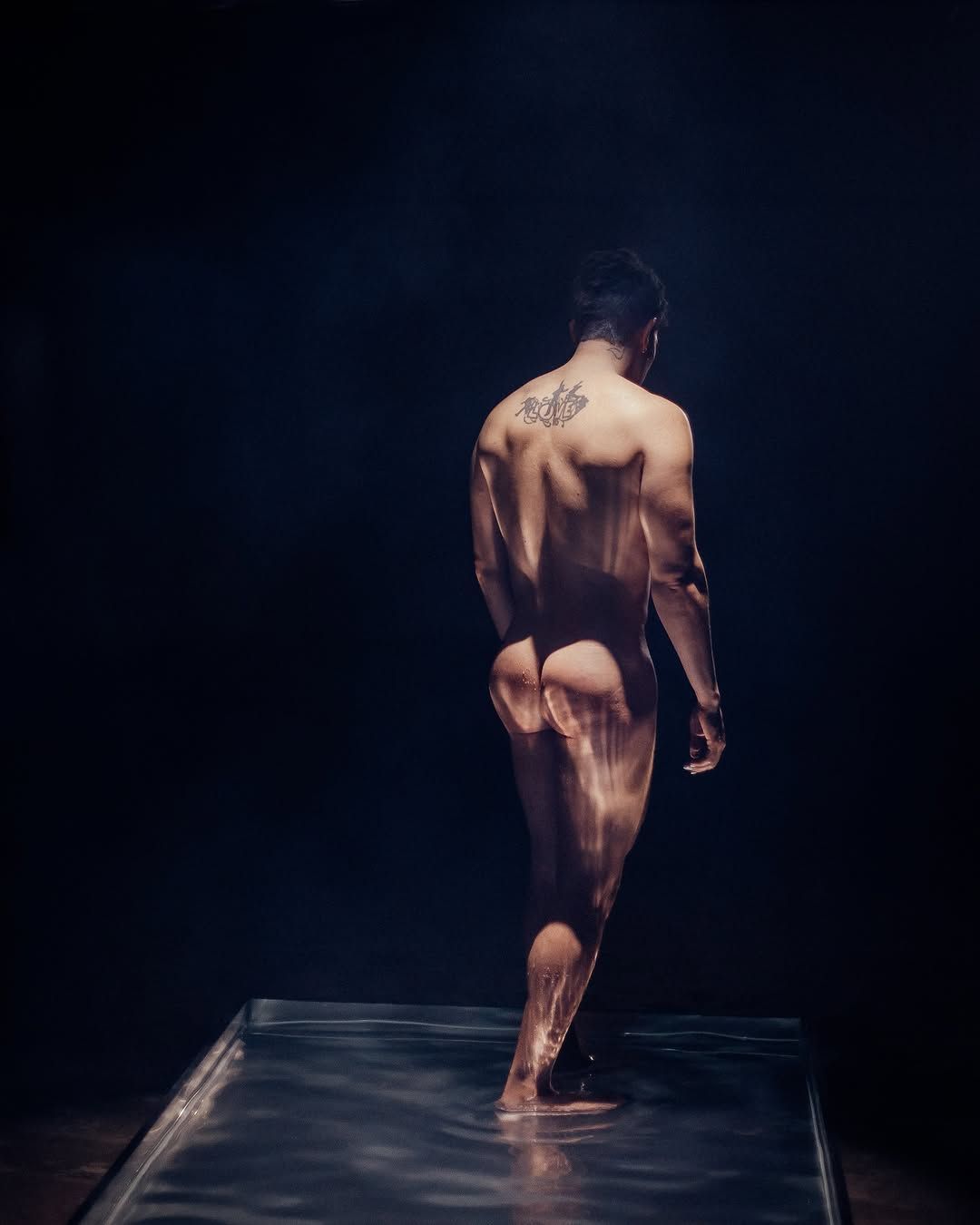 Christian Chávez publica foto pelado nas redes sociais • Instagram / Christian Chávez