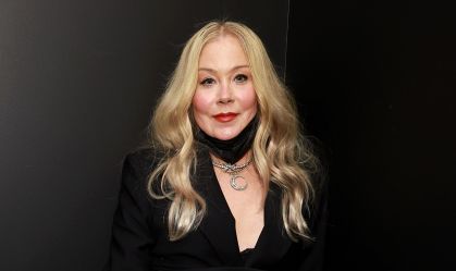 Christina Applegate foi internada mais de 30 vezes por esclerose múltipla