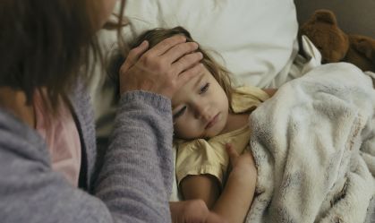 Pesquisa identifica causa de choque inflamatório pós-Covid em crianças