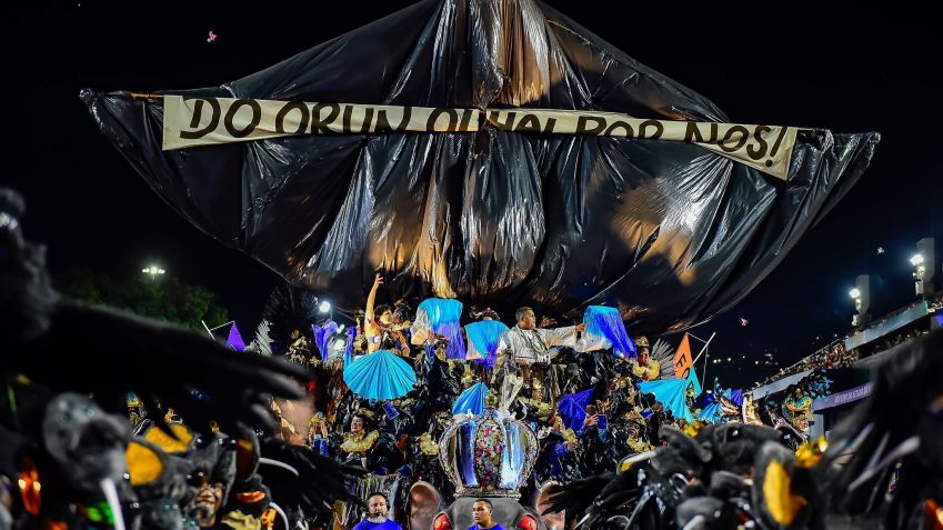 Beija-Flor traz Cristo Redentor mendigo no desfile de 2025 • Dhavid Normando/Liga RJ