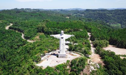 'Cristo Protetor' do RS: Como é a estátua maior que Cristo Redentor do Rio?