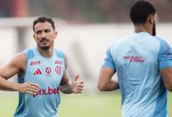 Convocado pela Seleção desfalca Flamengo no Brasileirão e Libertadores