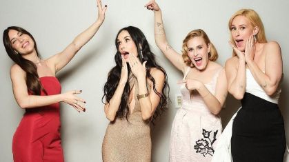 Horas após Demi perder o Oscar, Tallulah publicou uma foto da mãe comendo uma porção grande de batatas fritas