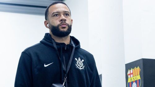 Memphis Depay em vestiário do Corinthians na Libertadores