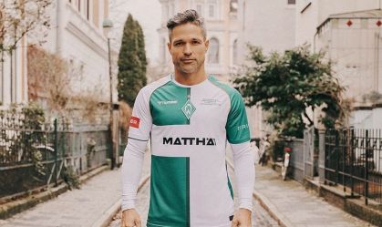 Clube alemão lança camisa em homenagem a Diego Ribas; veja