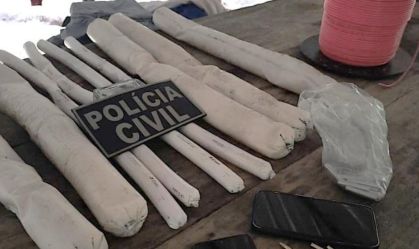 Polícia encontra 9 bananas de dinamite em operação contra garimpo ilegal