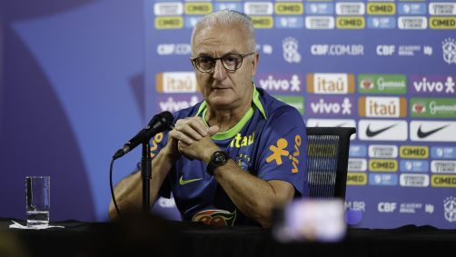 Dorival Júnior em entrevista coletiva na Seleção Brasileira
