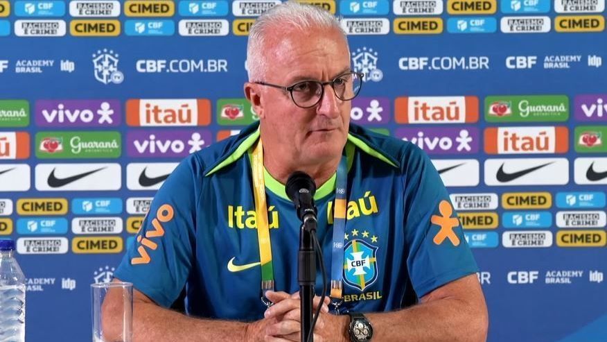 Dorival Junior em coletiva da Seleção Brasileira