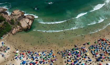 Justiça determina demolição de construções na Praia Mole, em SC