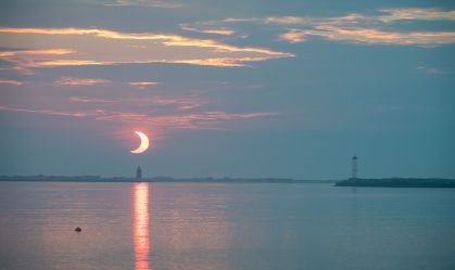 Segundo eclipse solar do ano ocorre ainda neste mês; saiba quando e onde