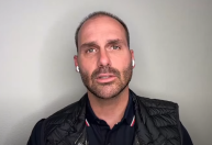 Eduardo Bolsonaro pressiona bancos nos EUA contra Moraes