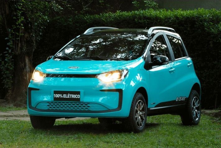 E-JS1 EXT se diferencia pela suspensão 50 mm mais alta • Divulgação