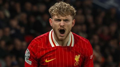 Elliott comemora gol do Liverpool