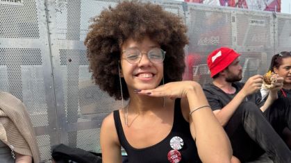 Jovem Ellye na grade do show de Foster The People no Lollapalooza 2025