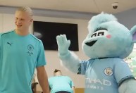 Haaland é investigado após causar concussão em mascote do Manchester City