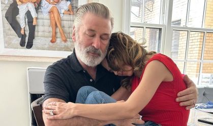 Alec Baldwin, pai de oito, deseja ter mais filhos, revela esposa