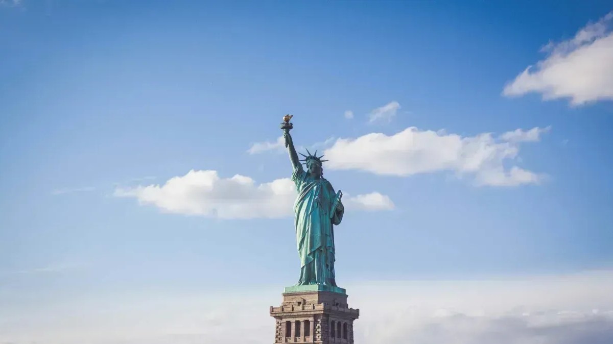 Capitao E Preso Apos Barco Virar Em Nova York Matando Mae E Filha Bebe