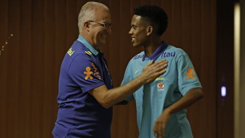 Estêvão se apresentou à Seleção Brasileira